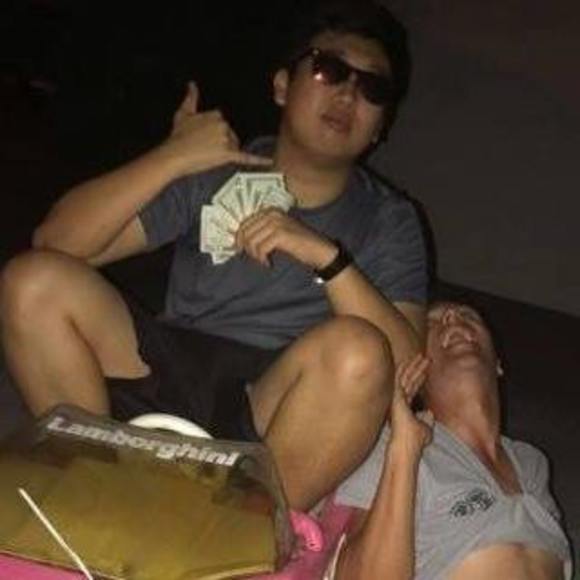 Poshmark profile picture for @razi